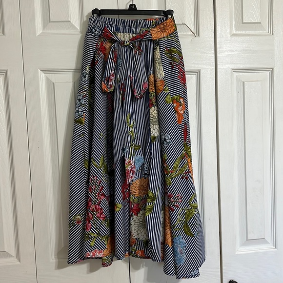 Mlle Gabrielle Dresses & Skirts - Mlle Gabrielle Ladies Women’s Skirt Size S